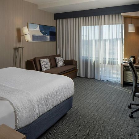 Courtyard By Marriott Jackson Airport/Pearl Hotel Exterior foto