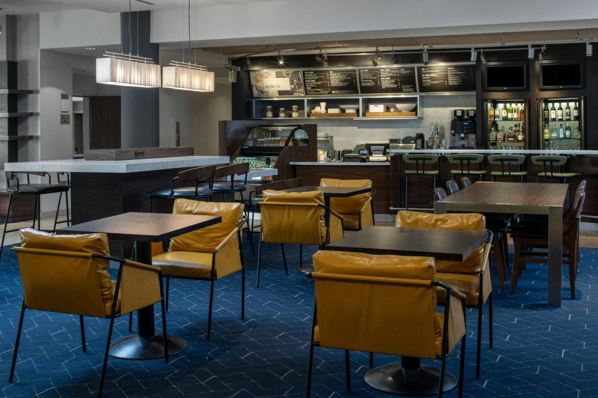 Courtyard By Marriott Jackson Airport/Pearl Hotel Exterior foto