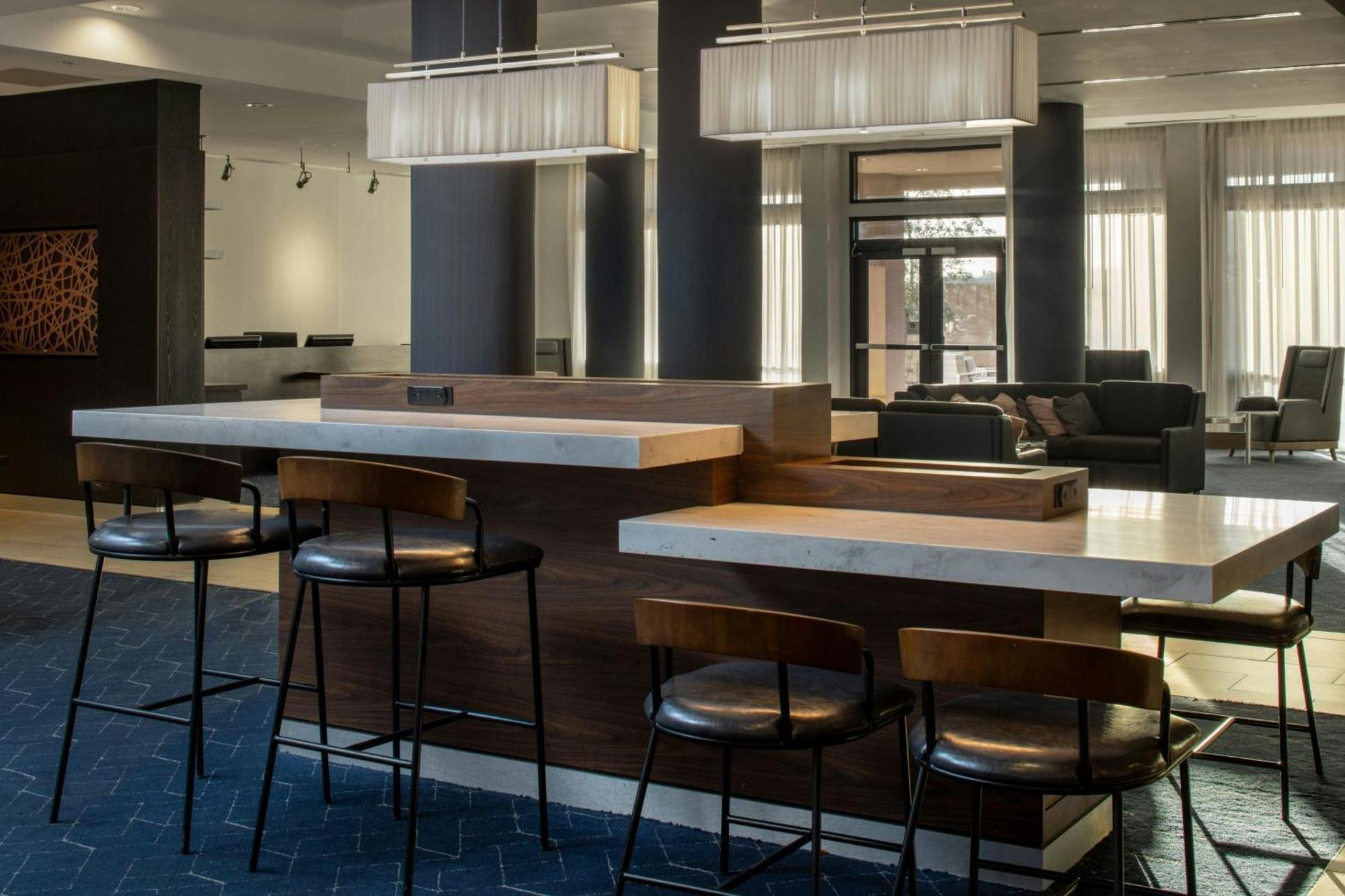 Courtyard By Marriott Jackson Airport/Pearl Hotel Exterior foto