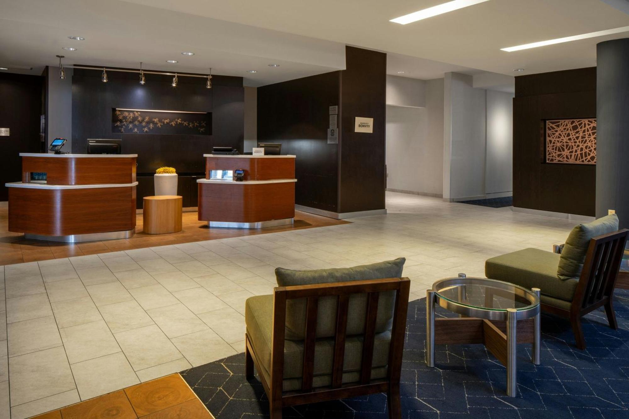 Courtyard By Marriott Jackson Airport/Pearl Hotel Exterior foto