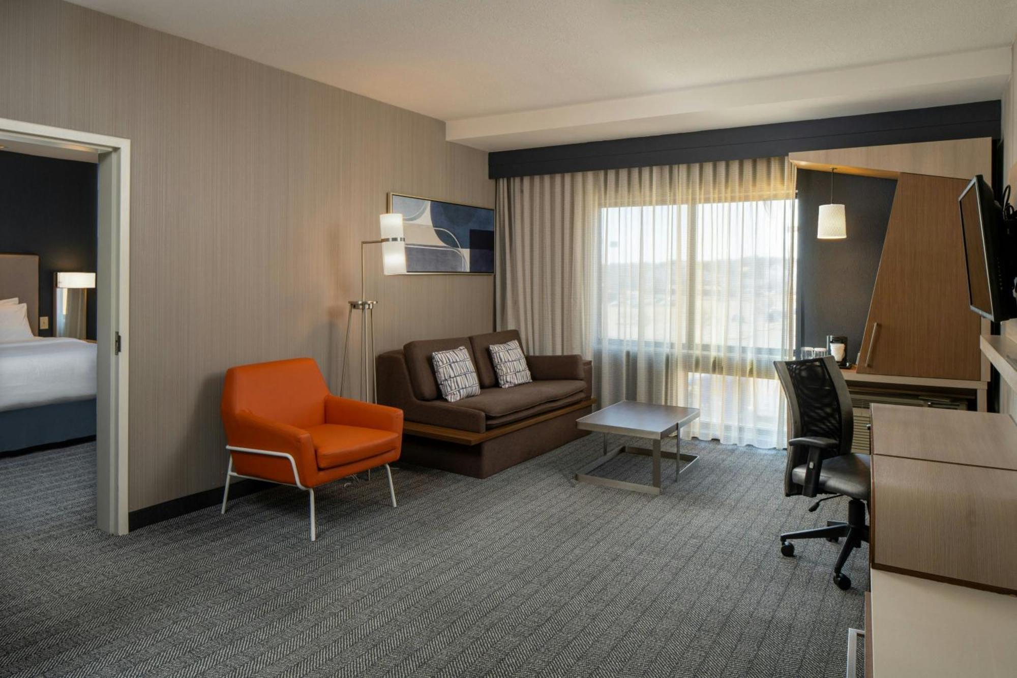 Courtyard By Marriott Jackson Airport/Pearl Hotel Exterior foto